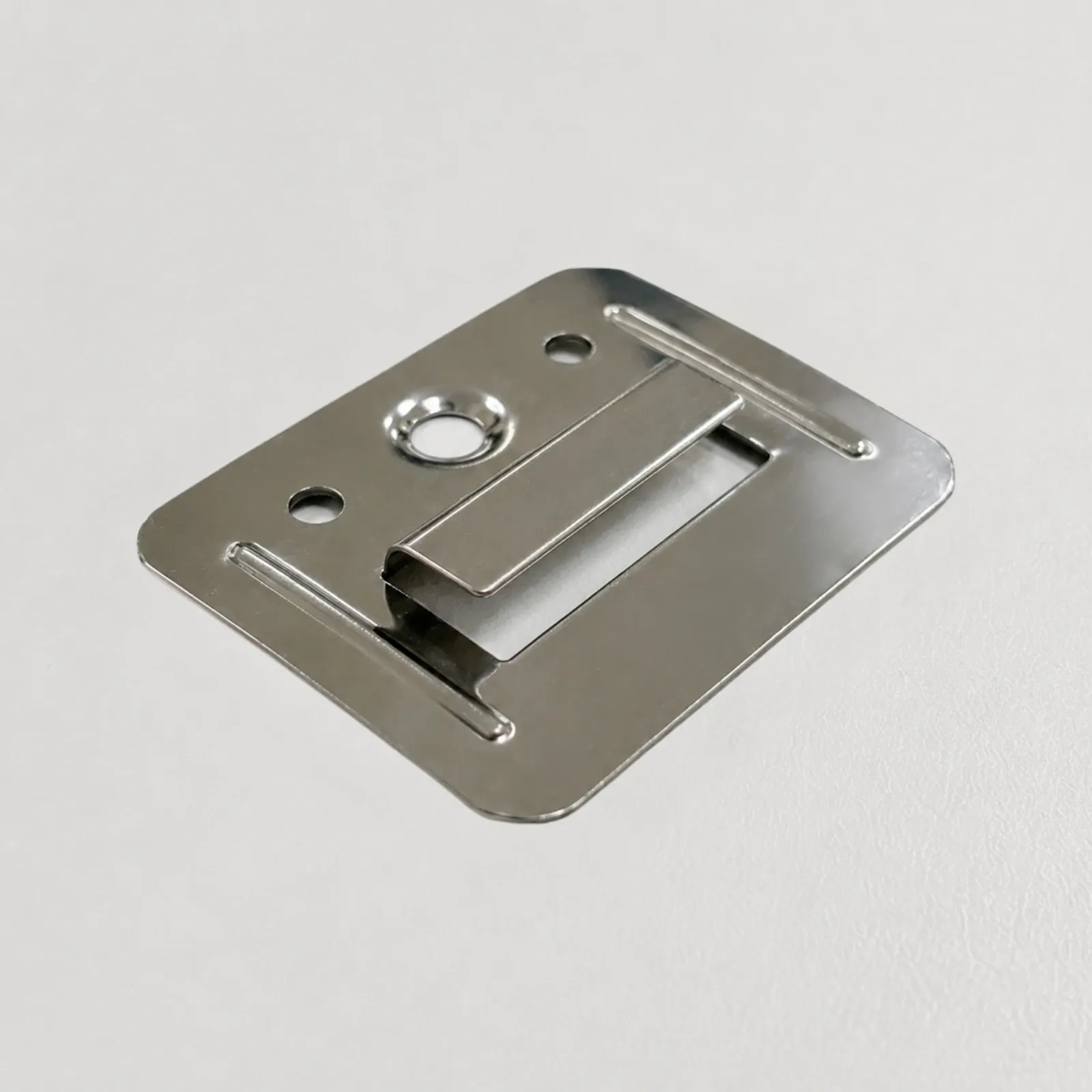 Clip — Clip MADECO para instalaciones de interior