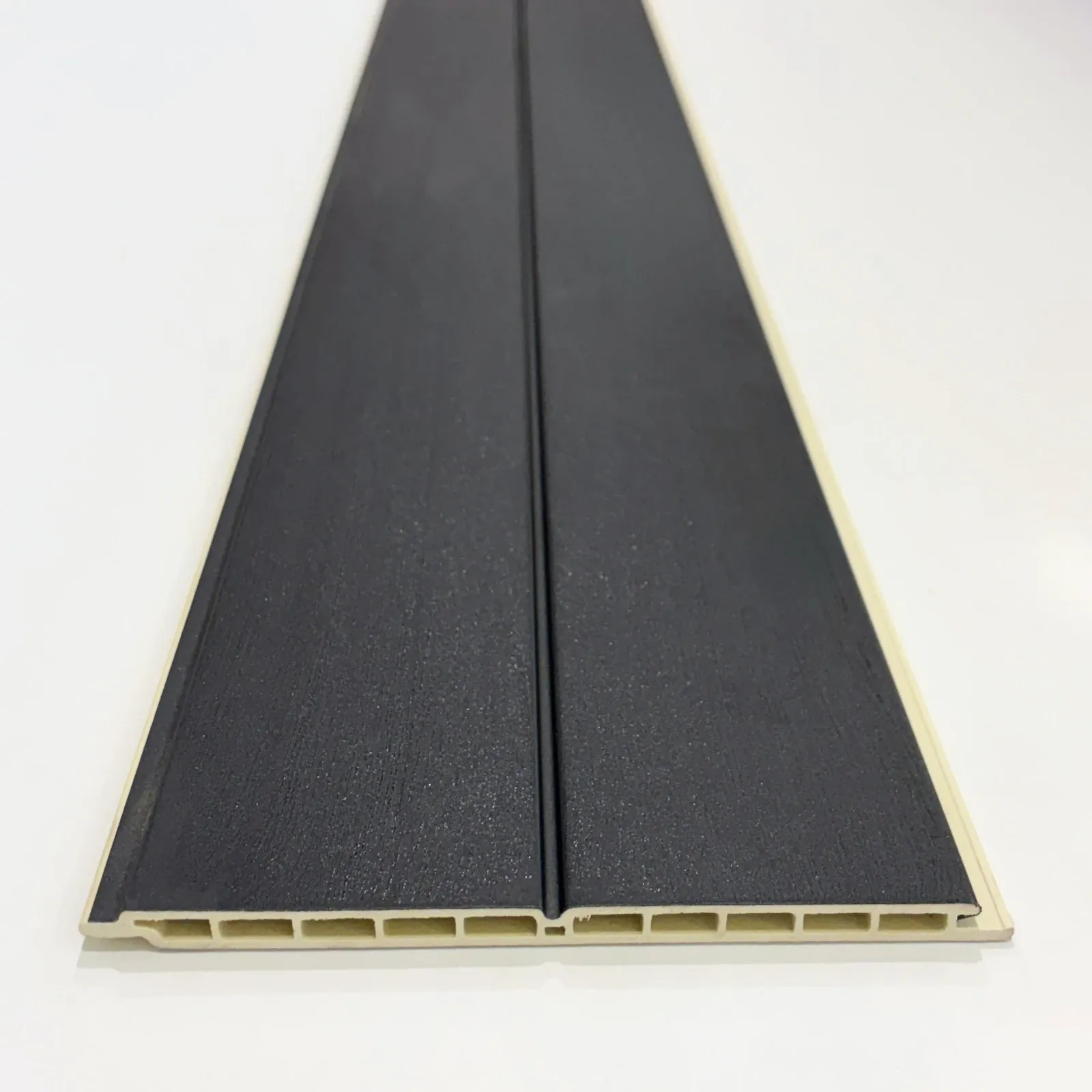 Duela machimbrada interior WPC — Negro Mate