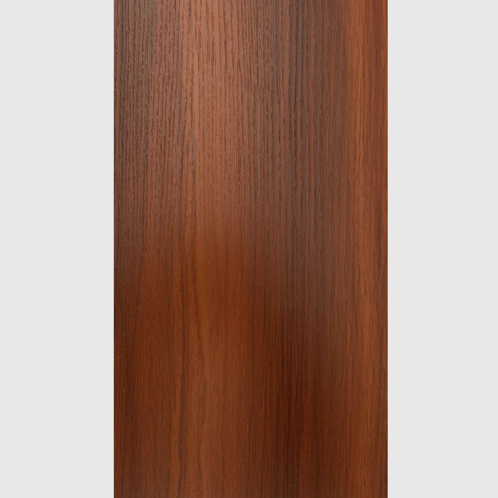 Laminado de PVC
tipo madera — Caoba Clásica
