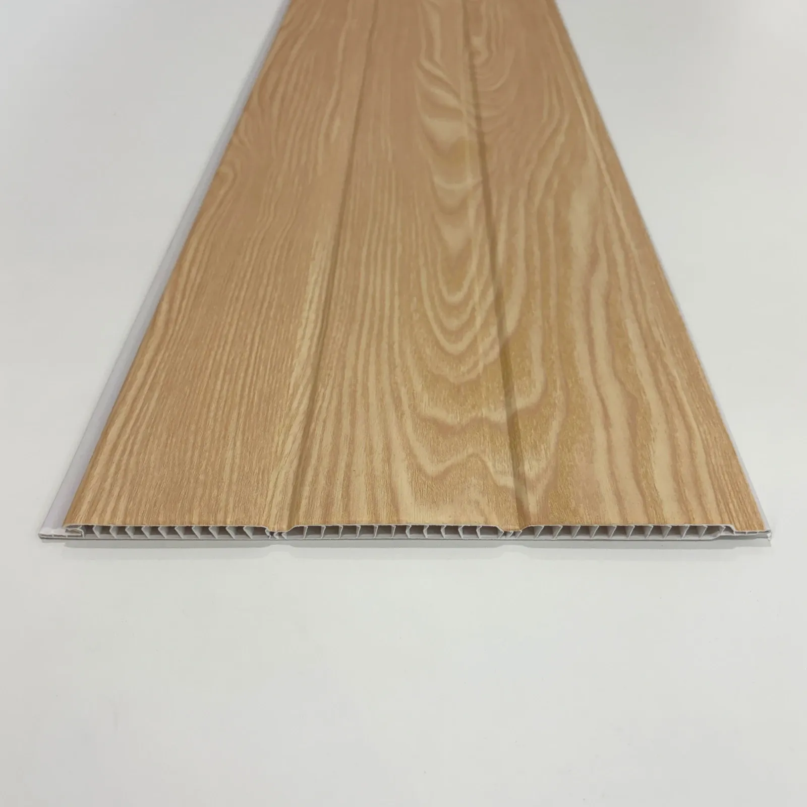Laminado de PVC
tipo madera — Maple Natural Enduelado