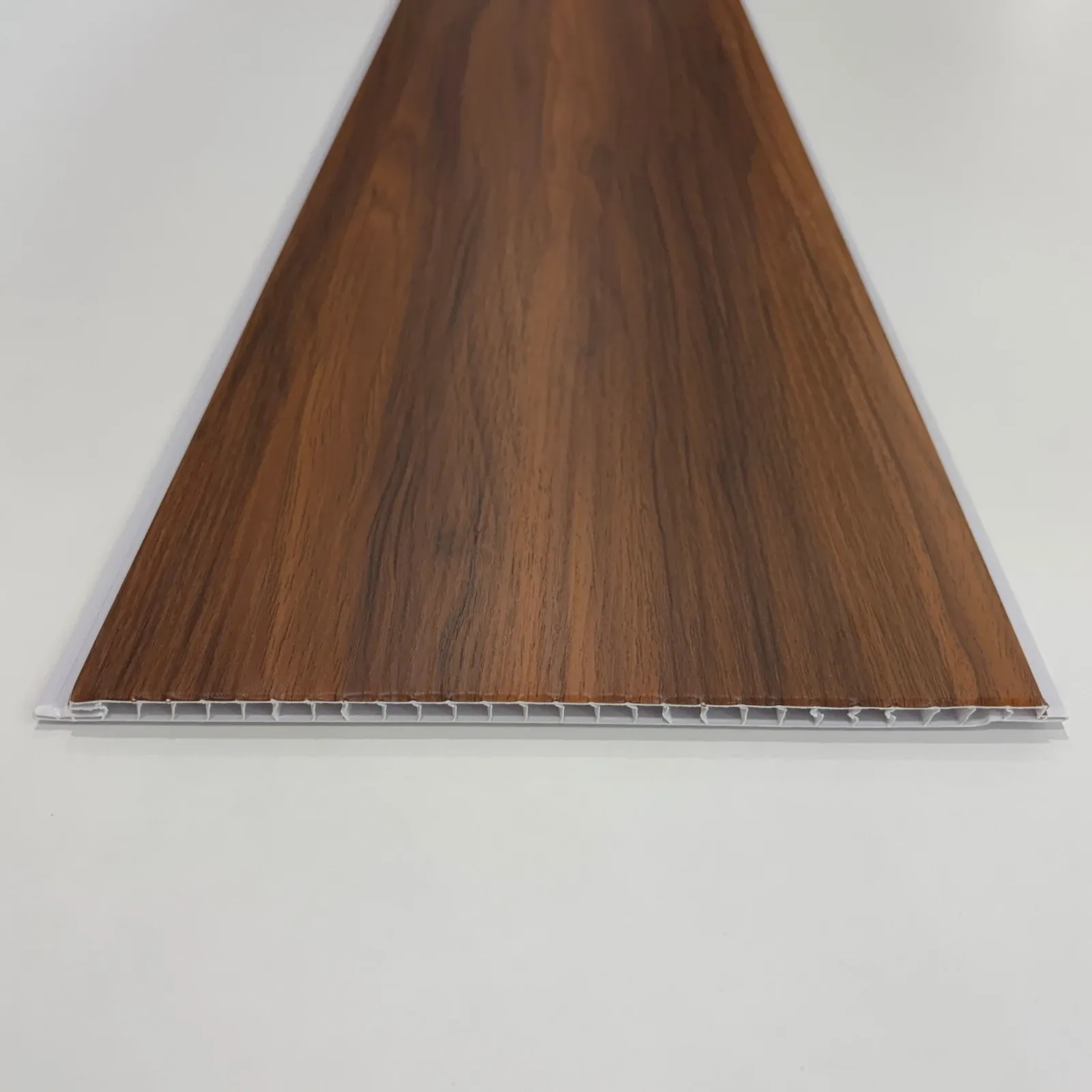Laminado de PVC
tipo madera — Nogal Imperial