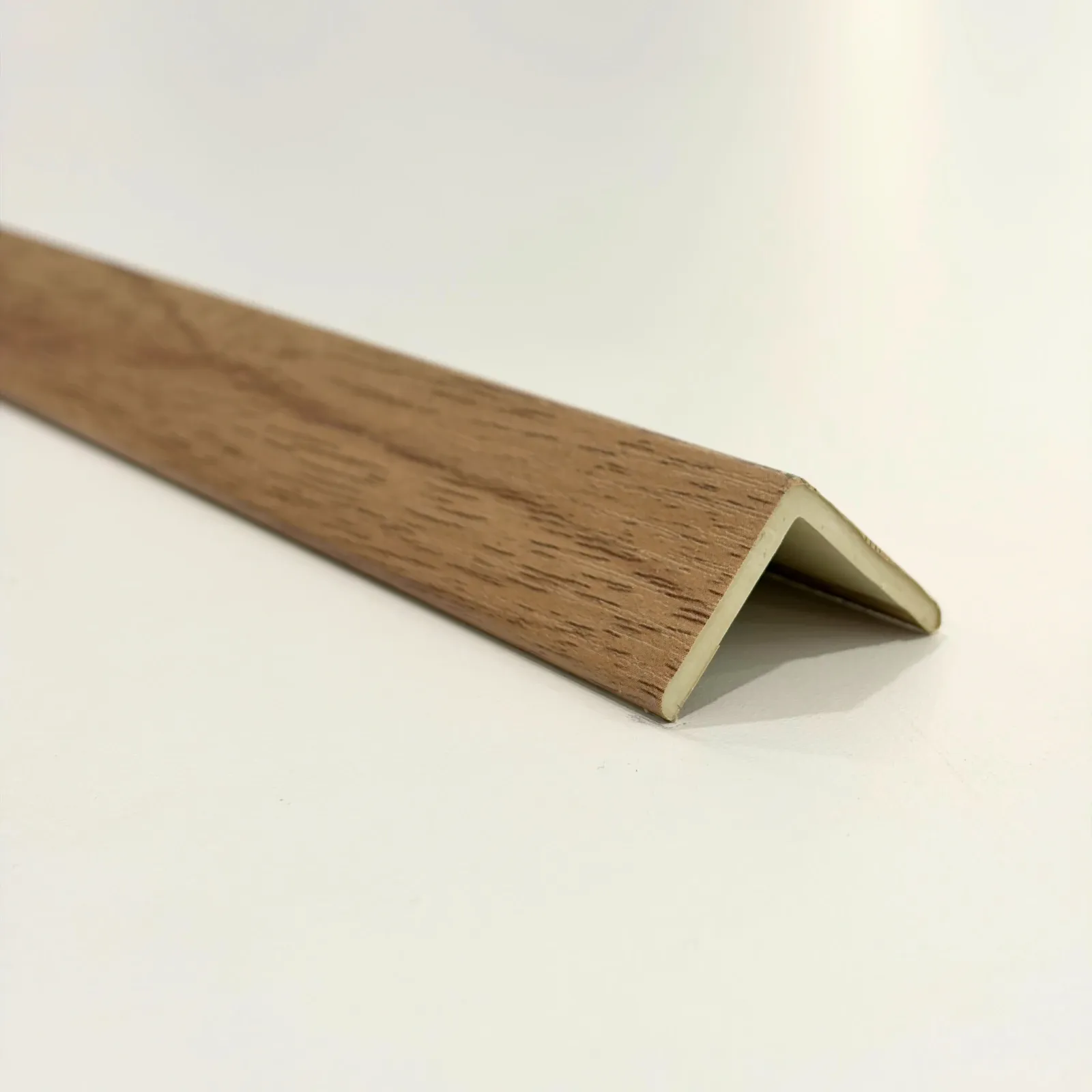 Angulo para lambrin interior WPC 2.90m — Roble Claro